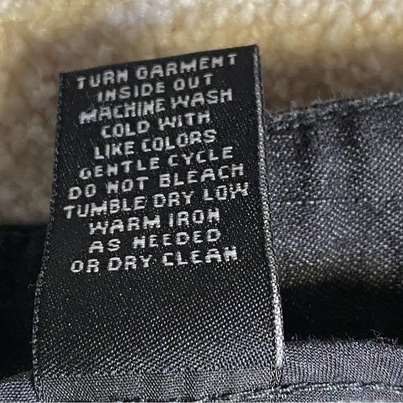 Larry Levine stretch crop pants, black with white stitching, size 6 - Picture 9 of 10